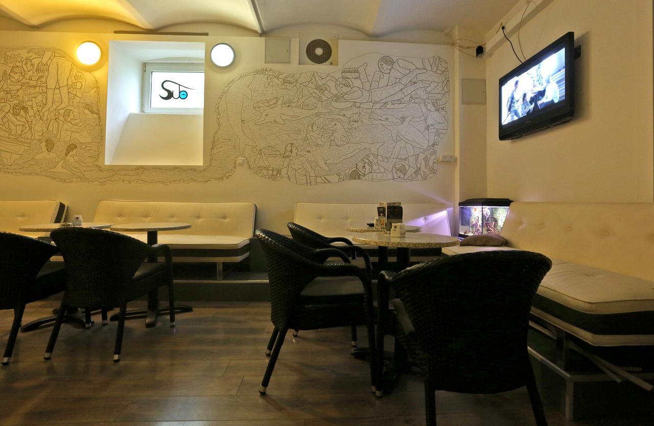 Subspace Hostel Zagreb Exterior photo