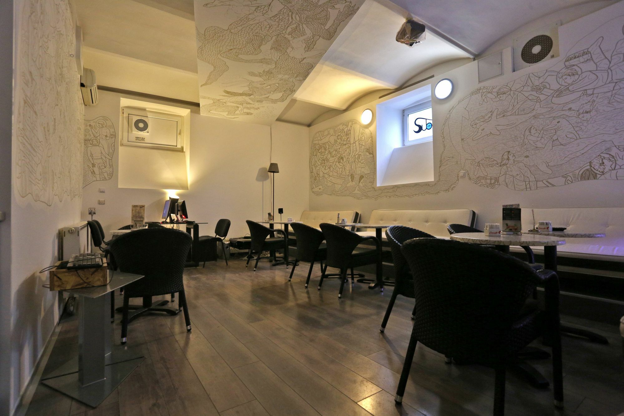 Subspace Hostel Zagreb Exterior photo